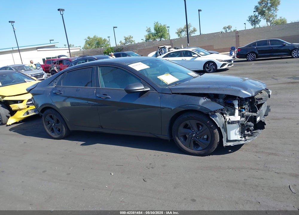 2021 HYUNDAI ELANTRA VIN: 5NPLM4AG1MH038821