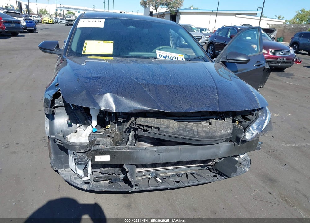 2021 HYUNDAI ELANTRA VIN: 5NPLM4AG1MH038821