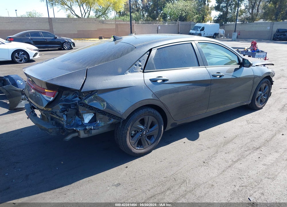2021 HYUNDAI ELANTRA VIN: 5NPLM4AG1MH038821