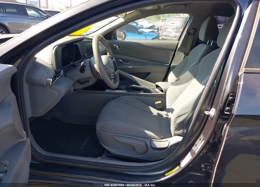 2021 HYUNDAI ELANTRA VIN: 5NPLM4AG1MH038821
