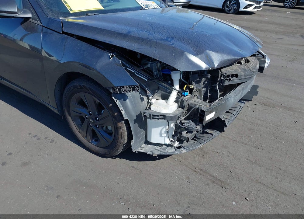 2021 HYUNDAI ELANTRA VIN: 5NPLM4AG1MH038821