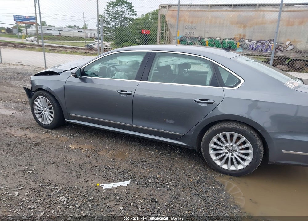 2017 VOLKSWAGEN PASSAT VIN: 1VWBT7A3XHC065396