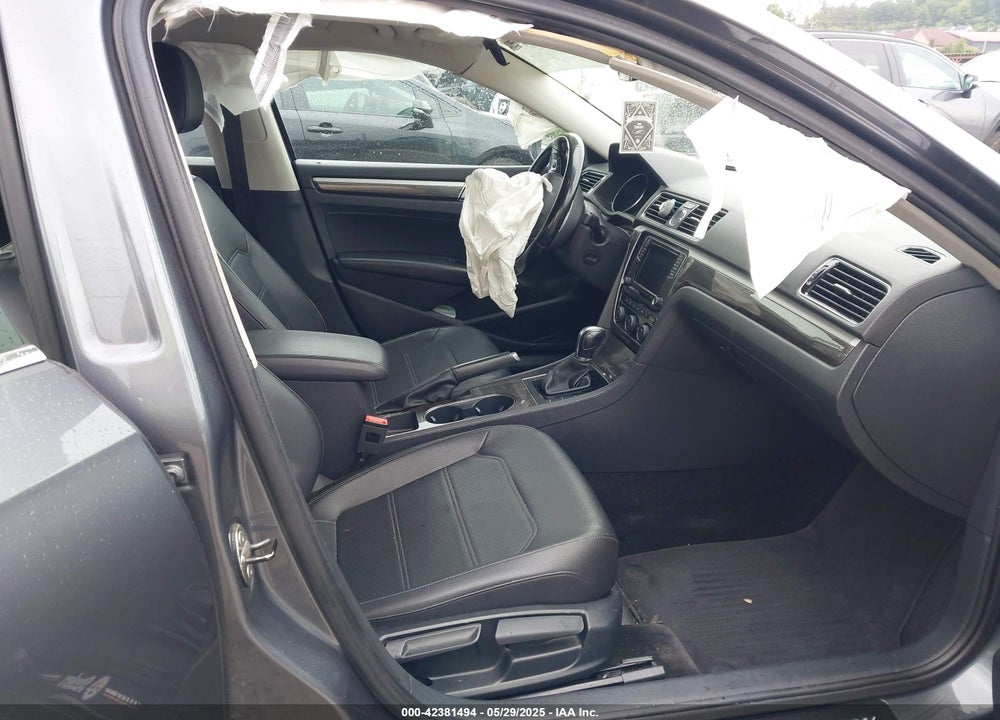 2017 VOLKSWAGEN PASSAT VIN: 1VWBT7A3XHC065396