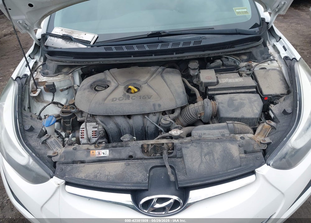 2014 HYUNDAI ELANTRA VIN: 5NPDH4AE9EH484742