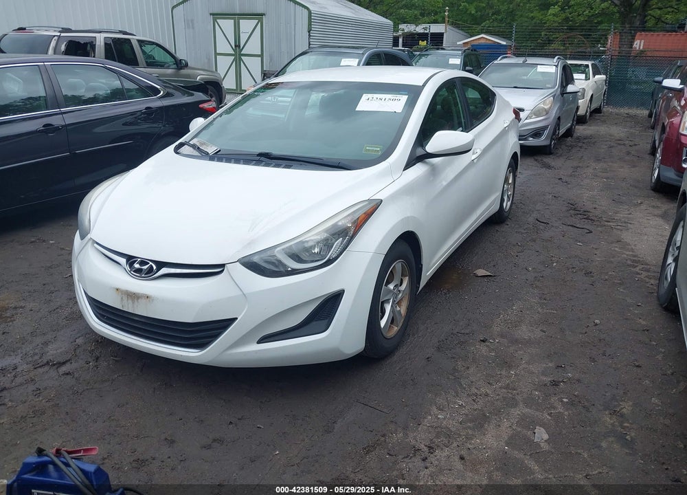 2014 HYUNDAI ELANTRA VIN: 5NPDH4AE9EH484742