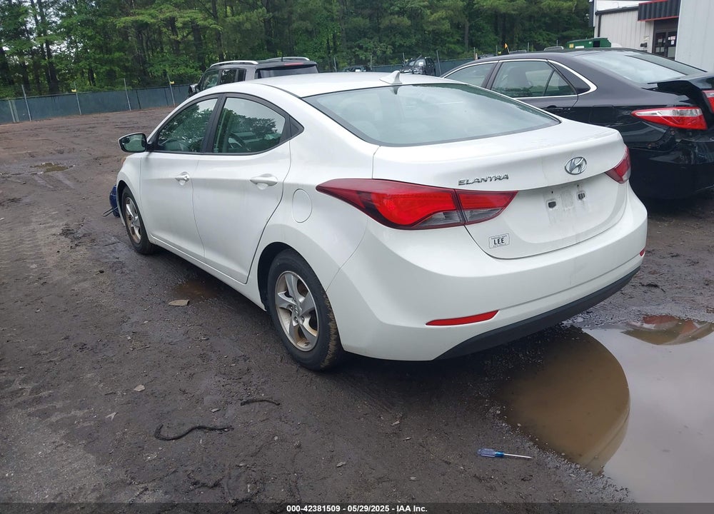 2014 HYUNDAI ELANTRA VIN: 5NPDH4AE9EH484742