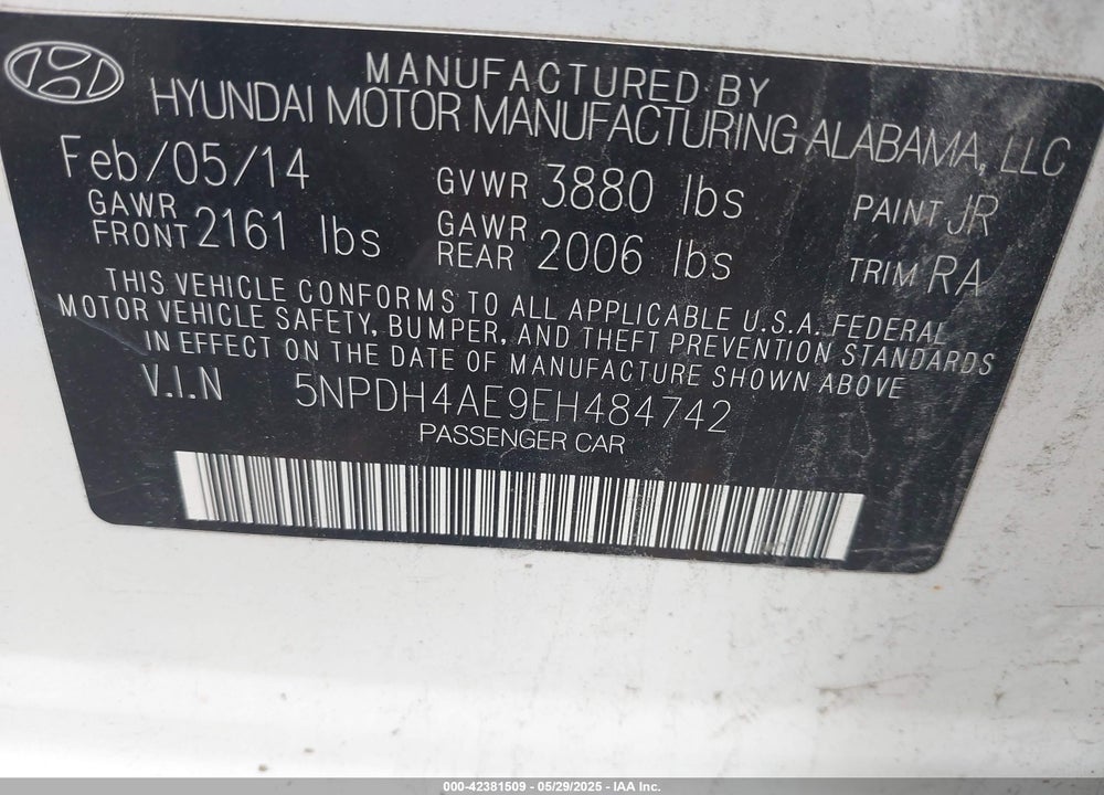 2014 HYUNDAI ELANTRA VIN: 5NPDH4AE9EH484742