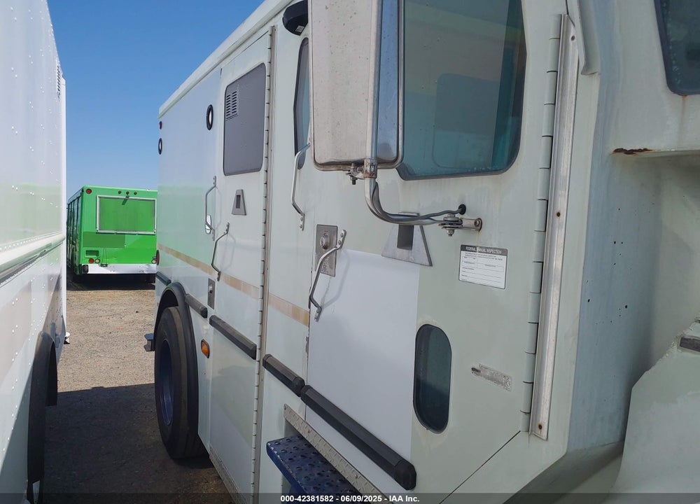 2009 INTERNATIONAL 4000 4300 VIN: 1HTMMAAM09H094248