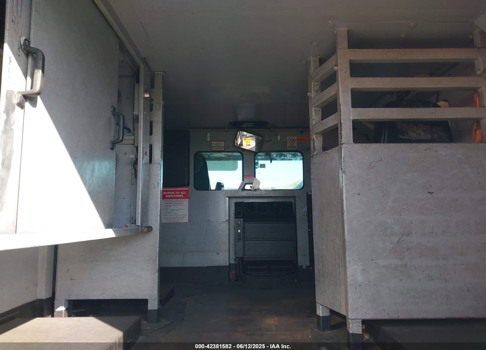 2009 INTERNATIONAL 4000 4300 VIN: 1HTMMAAM09H094248