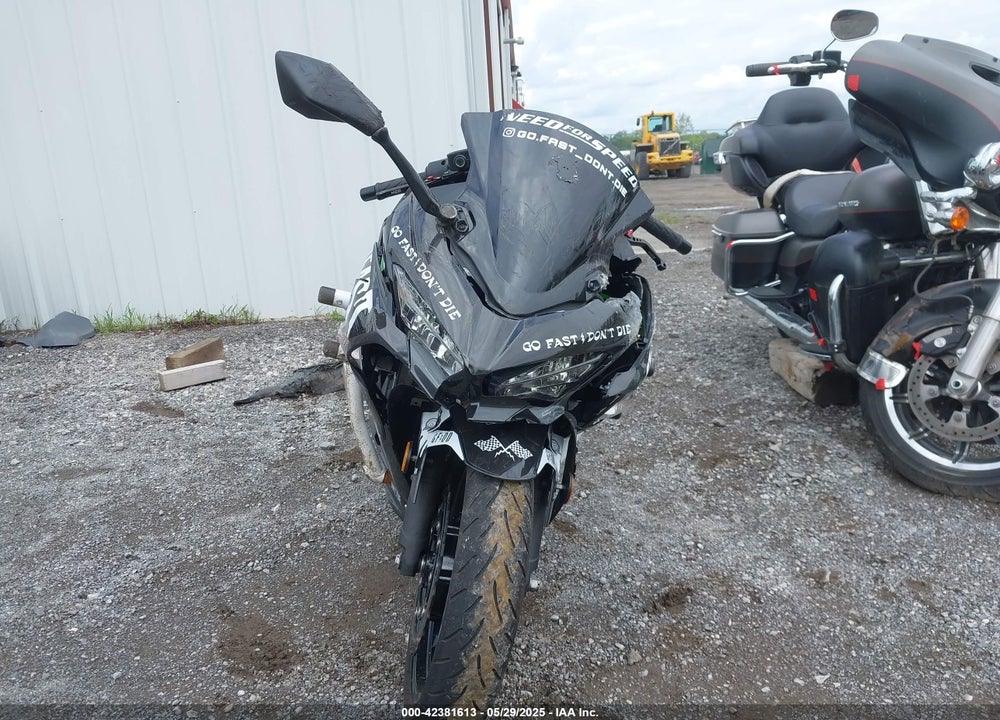 2023 KAWASAKI EX400 VIN: JKAEXKH13PDAN8033