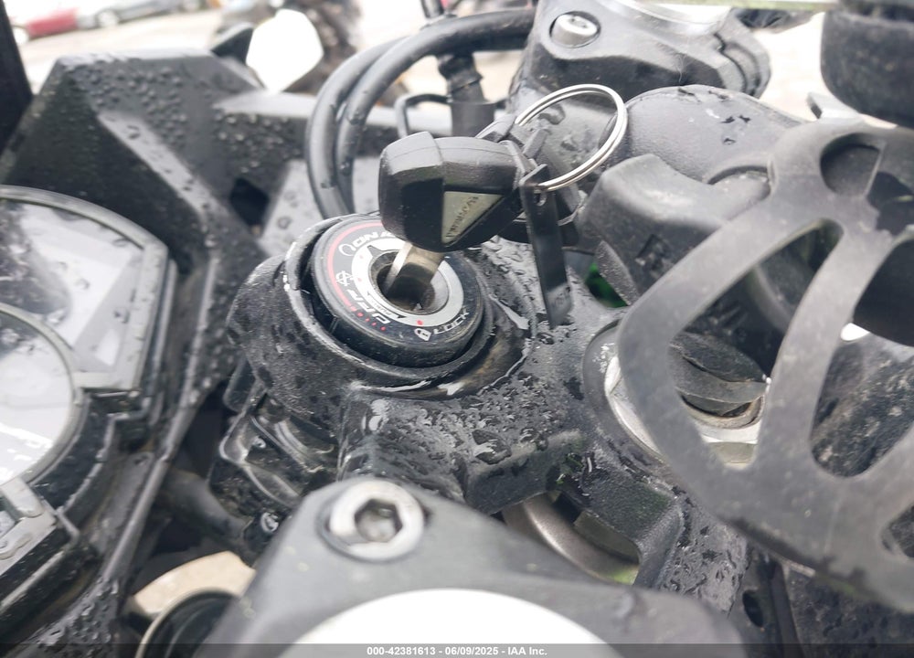 2023 KAWASAKI EX400 VIN: JKAEXKH13PDAN8033