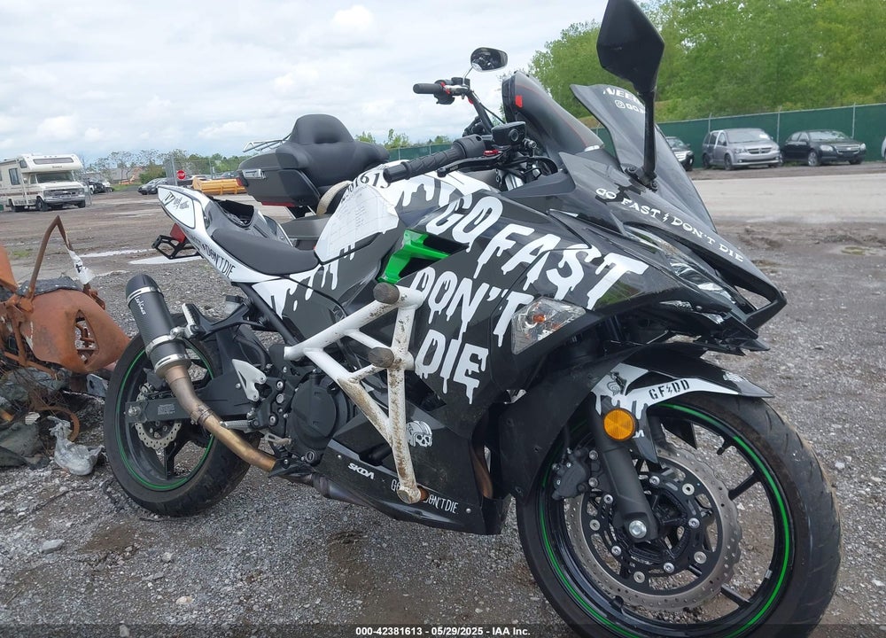 2023 KAWASAKI EX400 VIN: JKAEXKH13PDAN8033