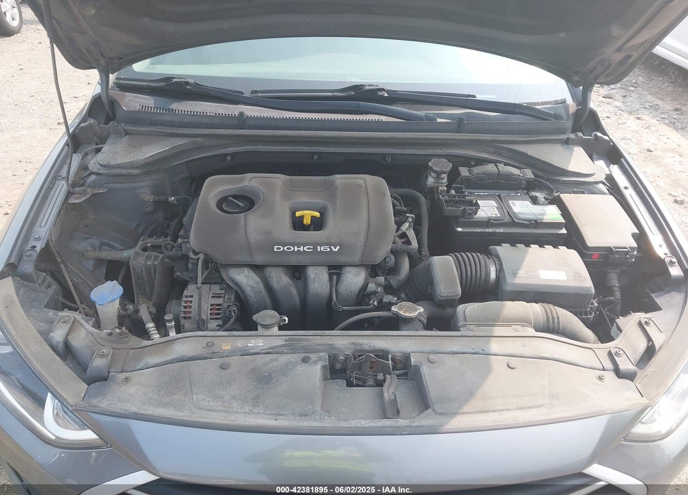 2018 HYUNDAI ELANTRA VIN: 5NPD84LF5JH355526