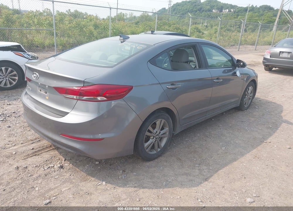 2018 HYUNDAI ELANTRA VIN: 5NPD84LF5JH355526