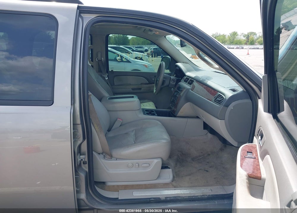 2007 CHEVROLET TAHOE VIN: 1GNFK13057R189098