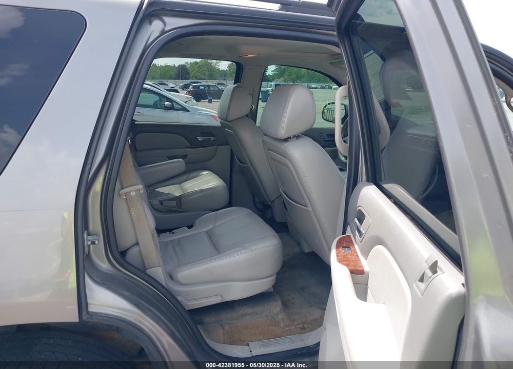 2007 CHEVROLET TAHOE VIN: 1GNFK13057R189098