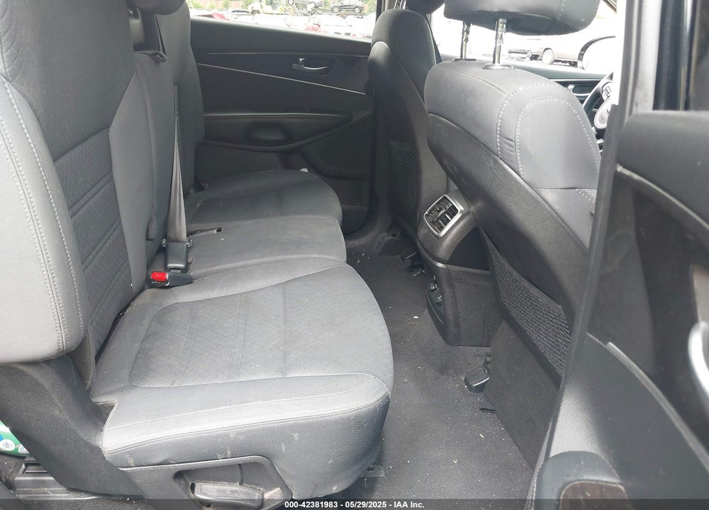 2017 KIA SORENTO VIN: 5XYPGDA53HG320799