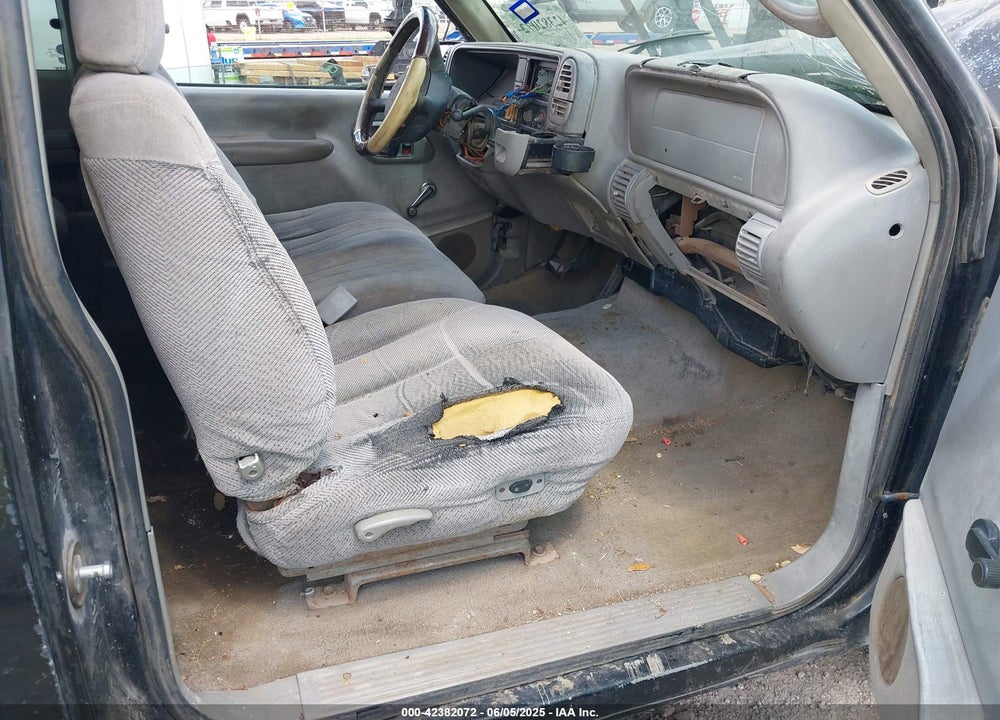 1998 GMC SIERRA 1500 SL WIDESIDE VIN: 1GTEC19M7WE546119