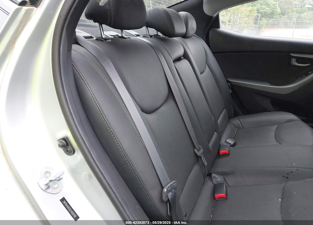 2014 HYUNDAI ELANTRA VIN: 5NPDH4AE6EH509290