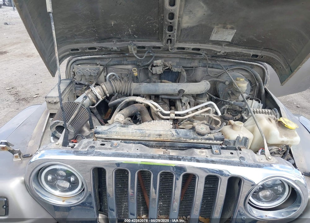 2004 JEEP WRANGLER SAHARA VIN: 1J4FA59S54P740417