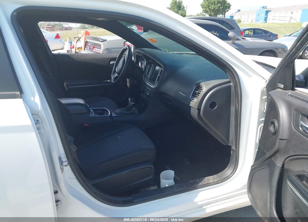 2016 DODGE CHARGER VIN: 2C3CDXHG2GH149726