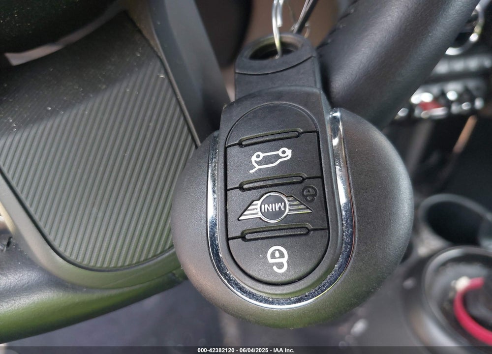 2023 MINI CONVERTIBLE VIN: WMW23DL00P3R03046