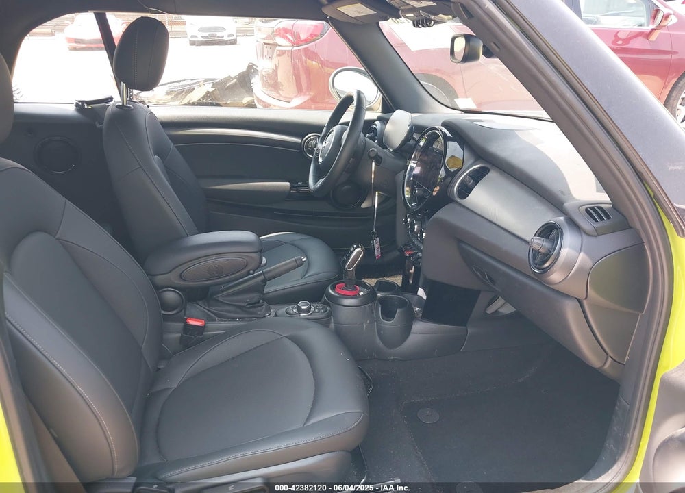 2023 MINI CONVERTIBLE VIN: WMW23DL00P3R03046