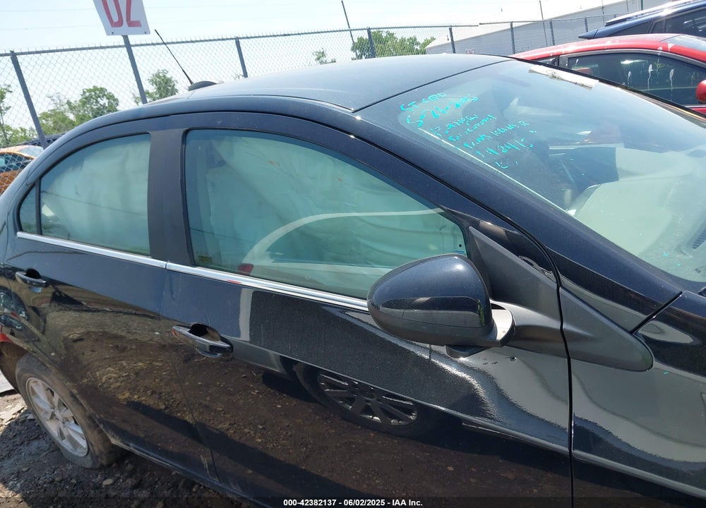 2020 CHEVROLET SONIC FWD  LT VIN: 1G1JD5SB8L4142445