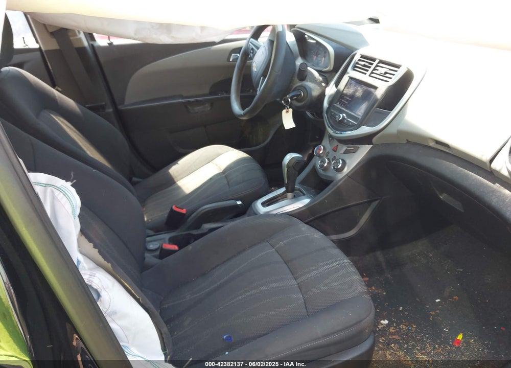 2020 CHEVROLET SONIC FWD  LT VIN: 1G1JD5SB8L4142445