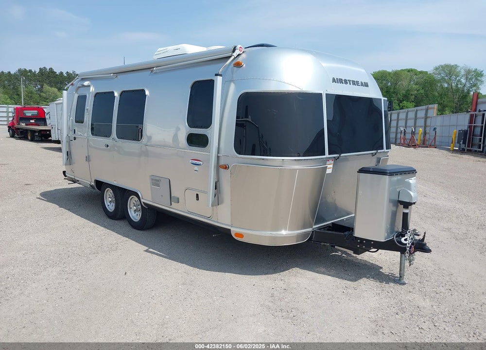 2018 AIRSTREAM INTERNATIONAL SERENITY 23FB TRAVEL TRAILER VIN: 1STKFAG24JJ544387