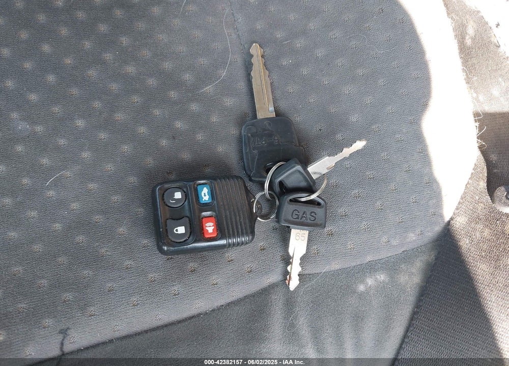2003 FORD FOCUS ZX5 VIN: 3FAHP37383R181021