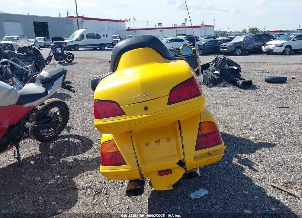 2003 HONDA GL1800 VIN: 1HFSC47063A208014