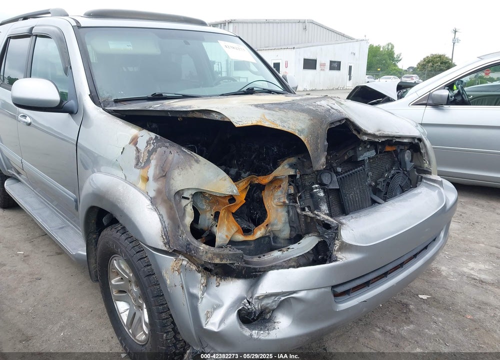 2005 TOYOTA SEQUOIA SR5 V8 VIN: 5TDBT44A95S239271