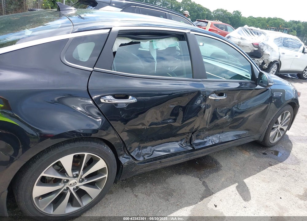 2019 KIA OPTIMA VIN: 5XXGT4L38KG303595