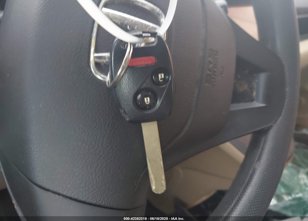 2011 HONDA CR-V VIN: 5J6RE3H3XBL010040