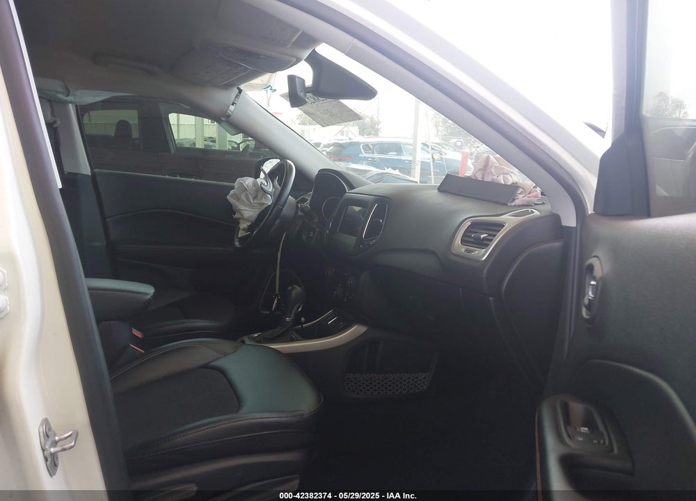 2020 JEEP COMPASS LATITUDE FWD VIN: 3C4NJCBB8LT141375
