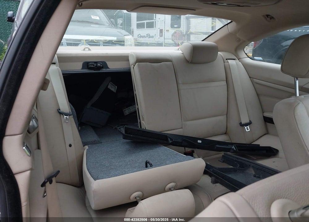 2010 BMW 3 SERIES VIN: WBAWV5C55AP081938