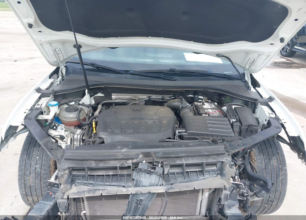 2018 VOLKSWAGEN TIGUAN VIN: 3VV5B7AX9JM136423