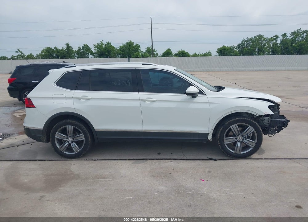 2018 VOLKSWAGEN TIGUAN VIN: 3VV5B7AX9JM136423