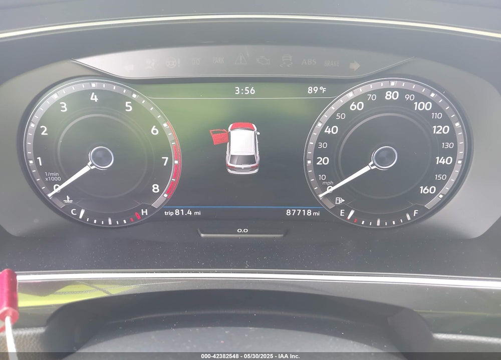 2018 VOLKSWAGEN TIGUAN VIN: 3VV5B7AX9JM136423