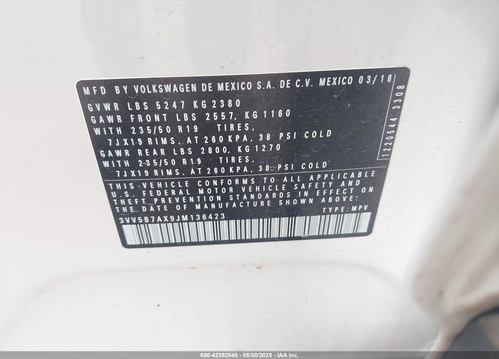 2018 VOLKSWAGEN TIGUAN VIN: 3VV5B7AX9JM136423