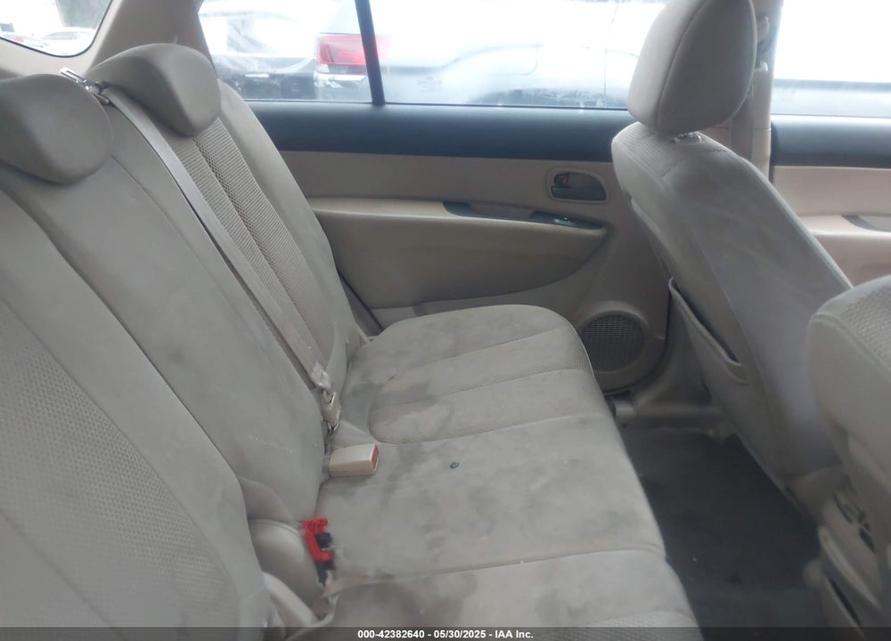 2007 KIA RONDO VIN: KNAFG525977062376