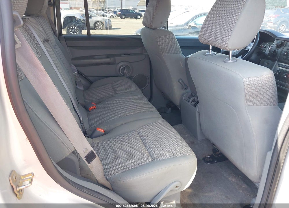 2006 JEEP COMMANDER VIN: 1J8HG48N06C210930