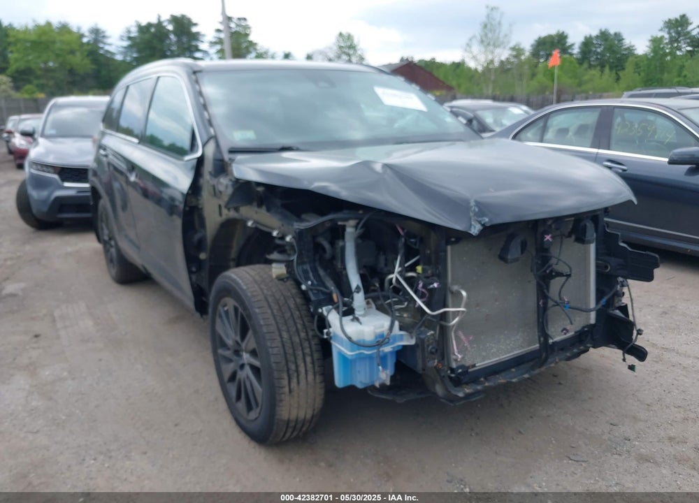 2019 TOYOTA HIGHLANDER SE VIN: 5TDJZRFH2KS580363