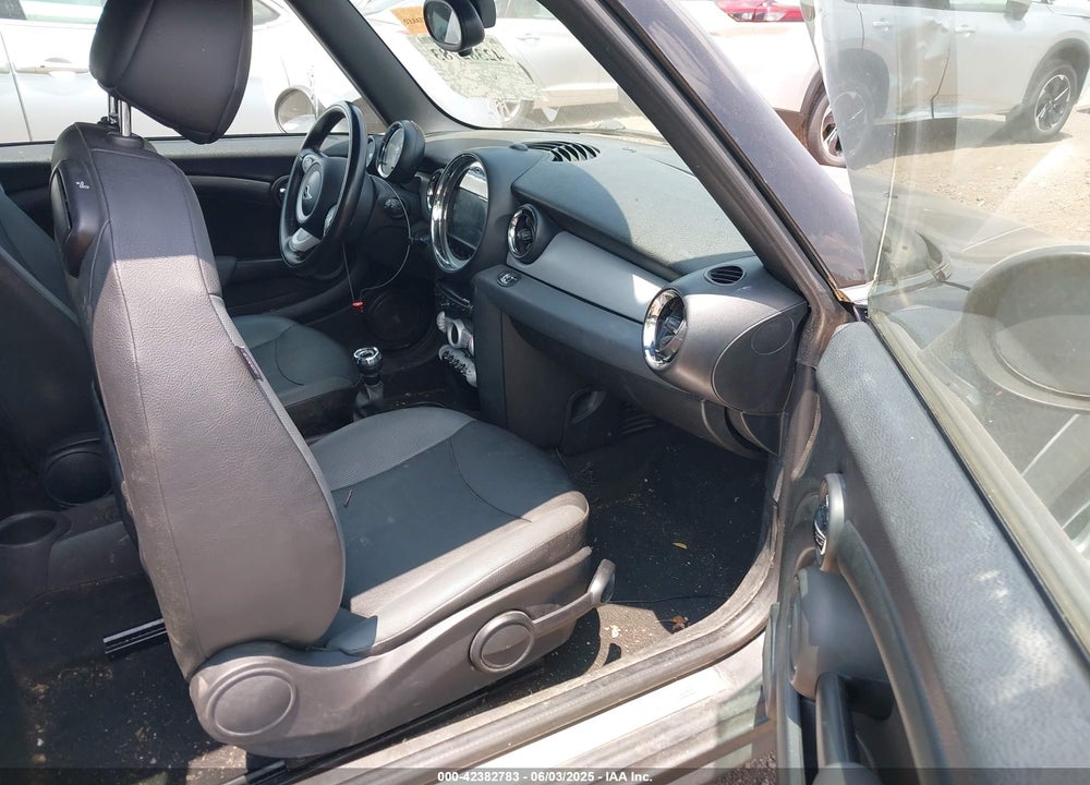 2009 MINI COOPER VIN: WMWMR33569TJ93991