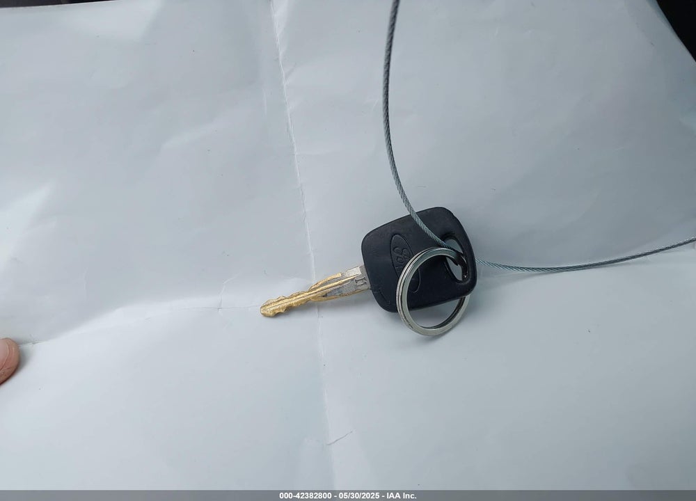 2003 FORD FOCUS LX VIN: 1FAFP33P33W102996