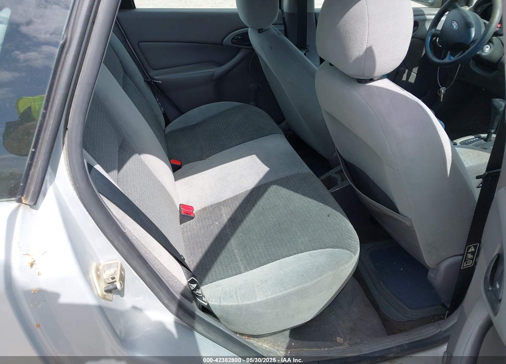 2003 FORD FOCUS LX VIN: 1FAFP33P33W102996