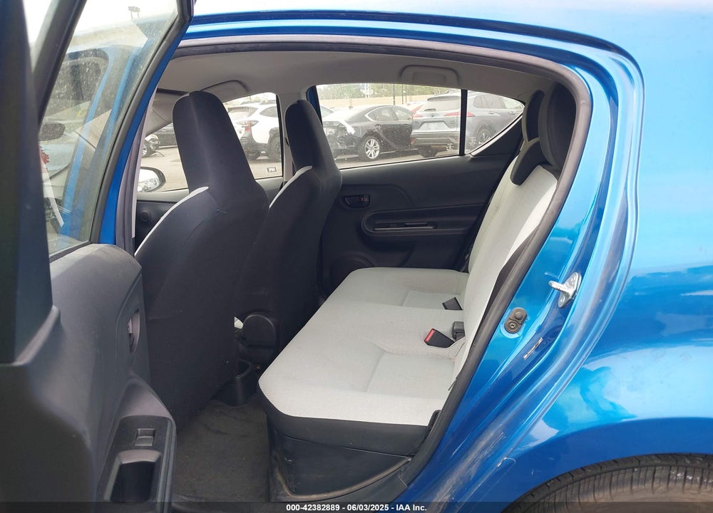 2015 TOYOTA PRIUS C ONE VIN: JTDKDTB34F1111966