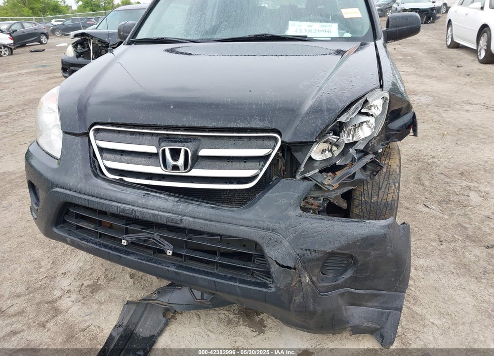 2005 HONDA CR-V LX VIN: SHSRD785X5U346076