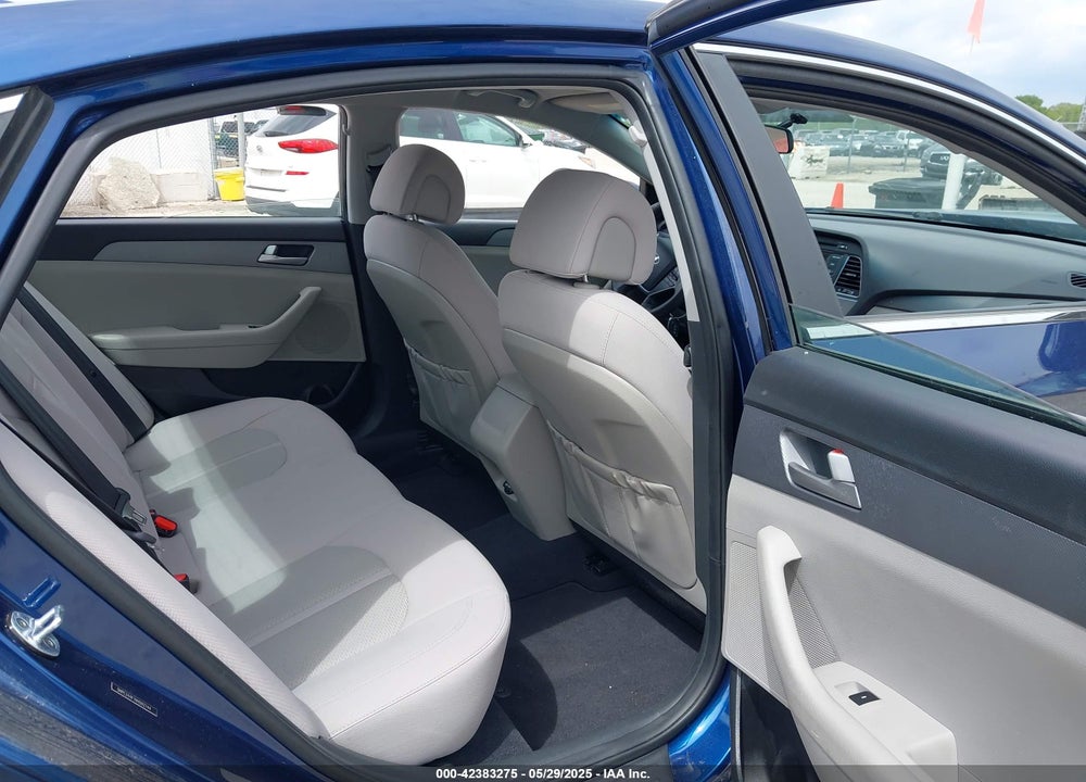 2017 HYUNDAI SONATA VIN: 5NPE24AF1HH592744